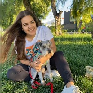 Meet your Posher, Daniela